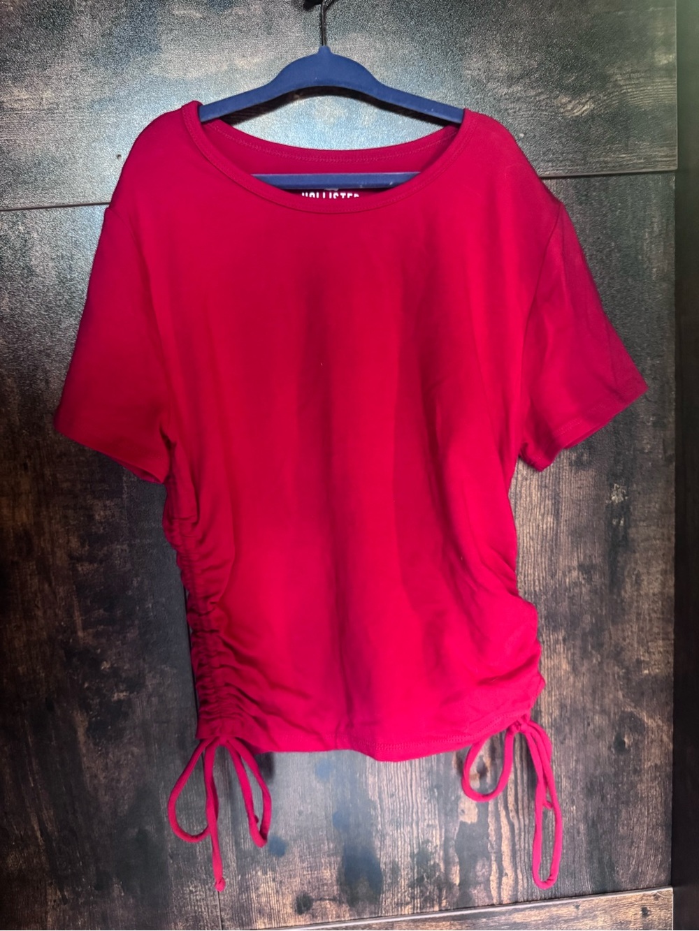 Hollister Women's Bright Red Side-Ruched Crop Tee